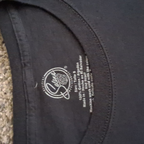 Selena Official Merch Graphic Print Longsleeve Crewneck T- Shirt Black Roses Y2K - Picture 2 of 4